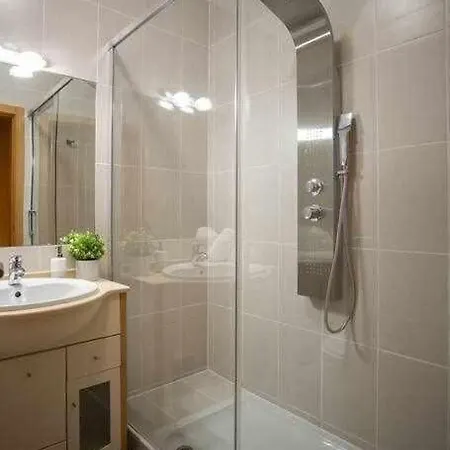 Appartement Modern 3br W/ Lg Terrace, Bbq, Ac & Parking