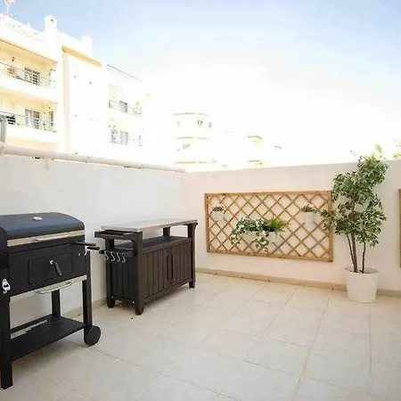 Modern 3br W/ Lg Terrace, Bbq, Ac & Parking *