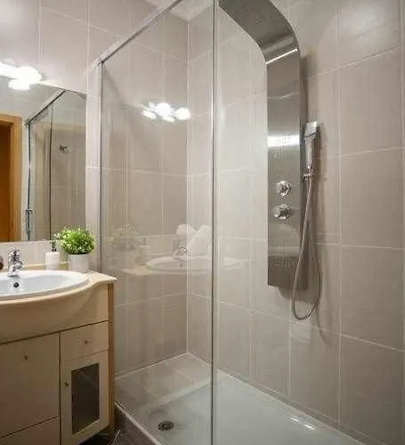 Lejlighed Modern 3br W/ Lg Terrace, Bbq, Ac & Parking