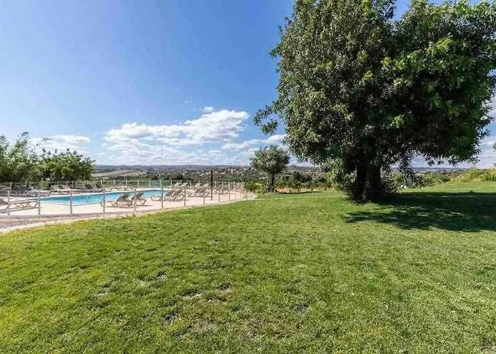 Modern 3br W/ Lg Terrace, Bbq, Ac & Parking Lejlighed