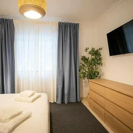 Apartament Modern 3br W/ Lg Terrace, Bbq, Ac & Parking