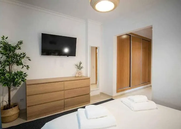 Apartment Modern 3br W/ Lg Terrace, Bbq, Ac & Parking Tavira
